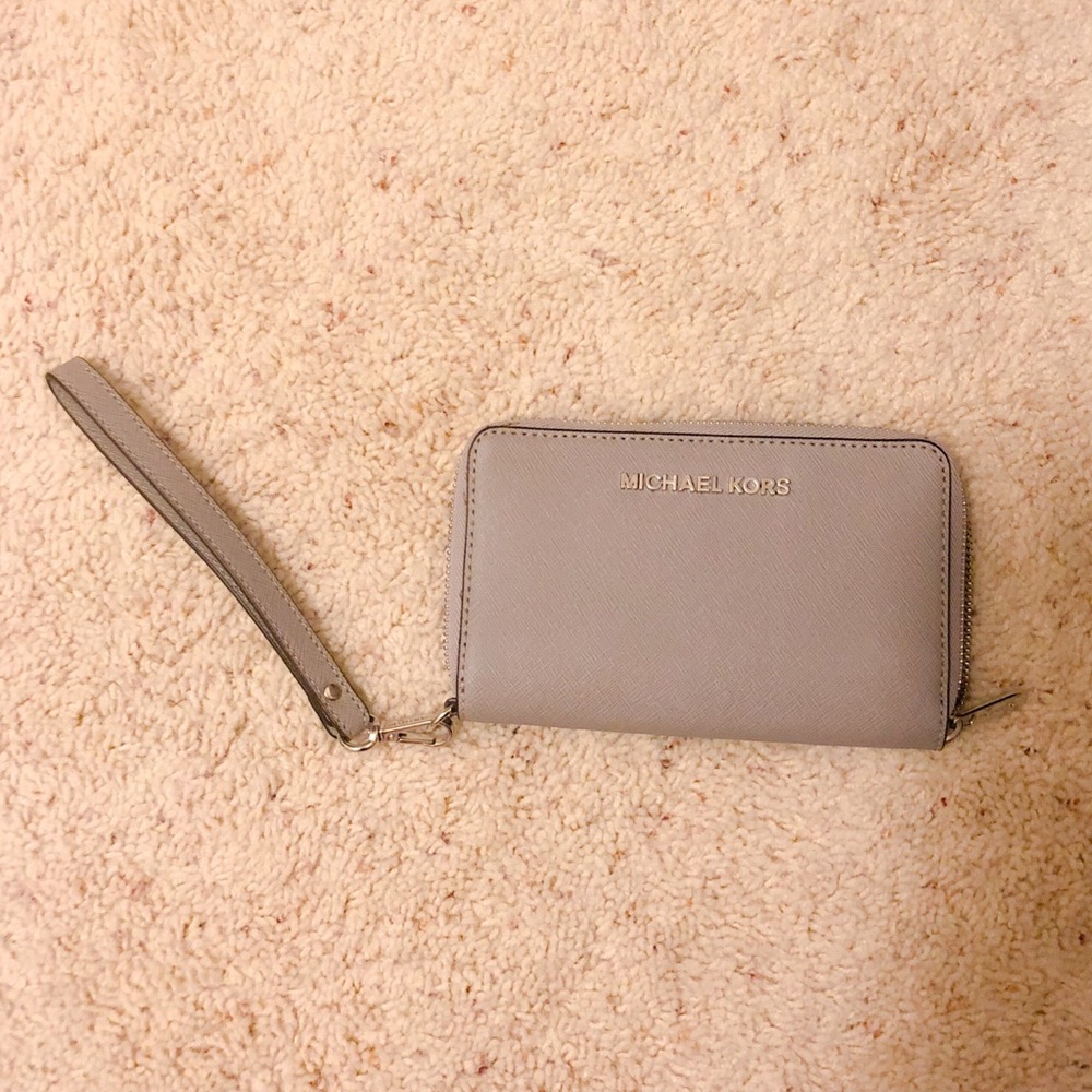 NEW W/OUT TAGS MK GREY WRIST WALLET